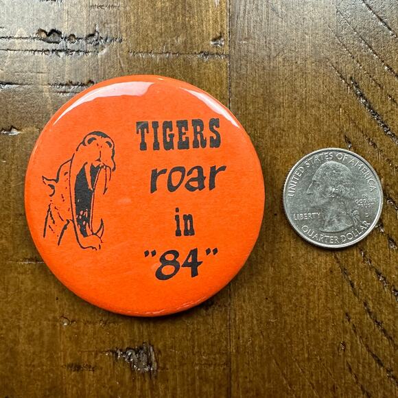 Vintage MLB  Detroit Tigers "Tigers Roar in '84" Championship Pinback Button - Picture 3 of 3